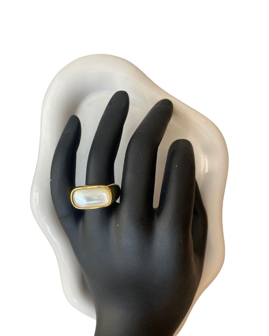Delina ring (SEA-1138)